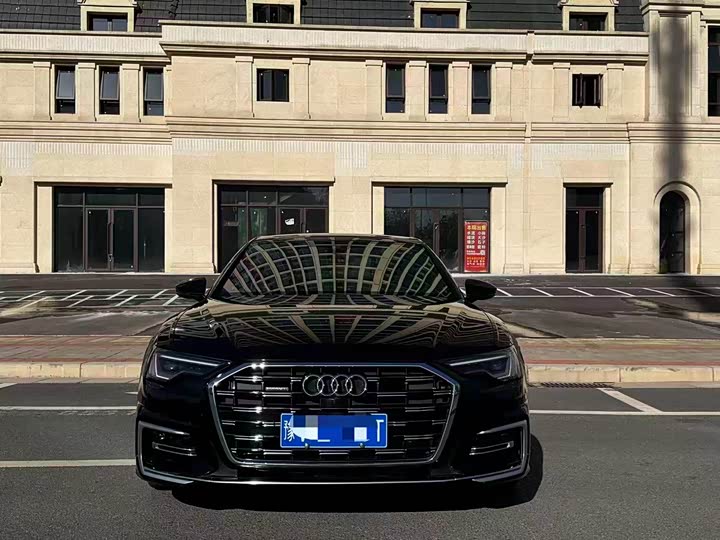 Фото 1 - Audi A6L