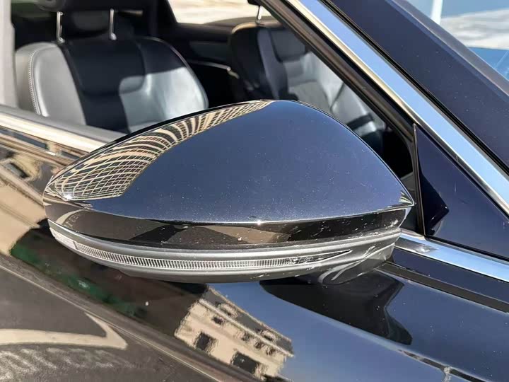 Фото 5 - Audi A6L