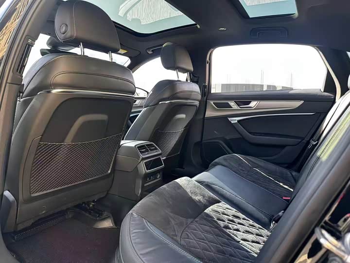 Фото 9 - Audi A6L