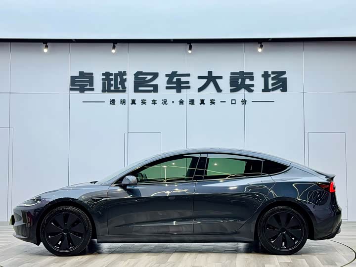 Фото 4 - Tesla Model 3