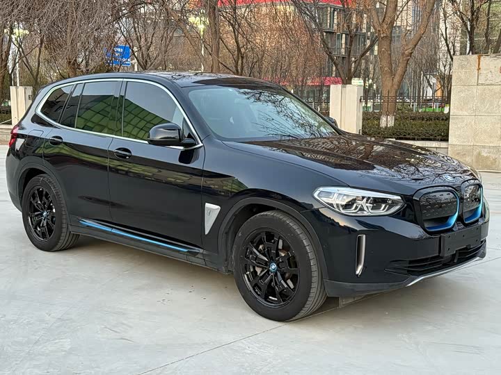 Фото 3 - BMW iX3