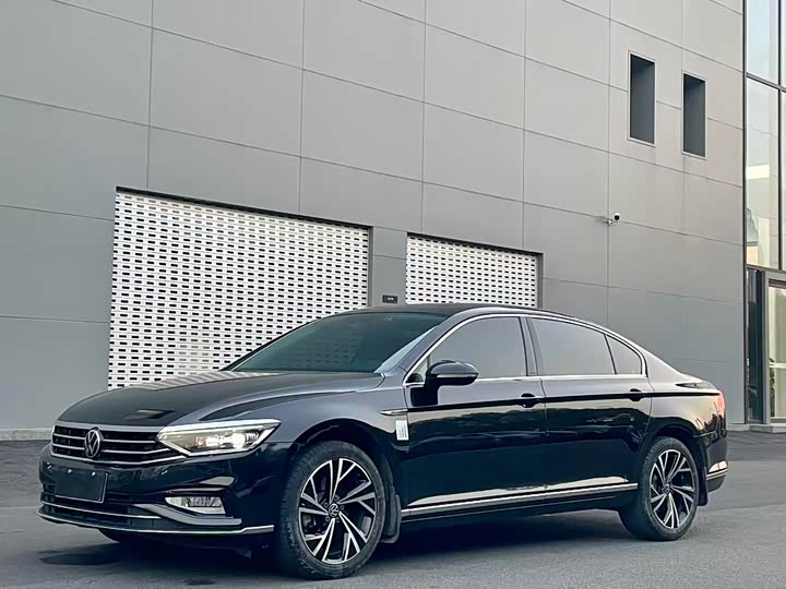 Фото 1 - Volkswagen Magotan