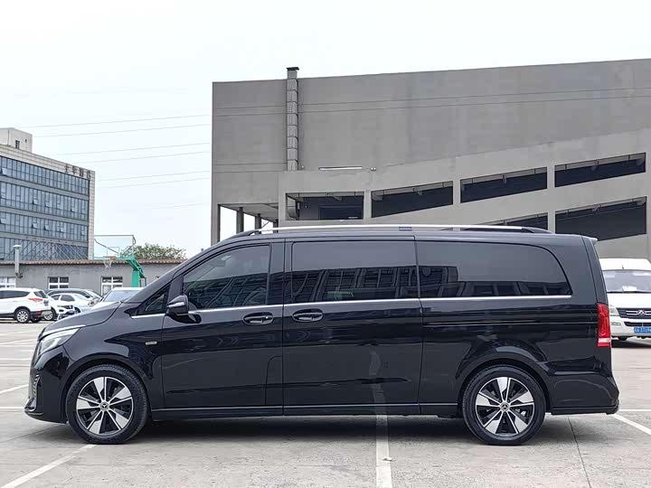 Фото 3 - Mercedes-Benz V-Class