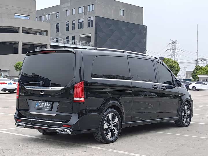 Фото 4 - Mercedes-Benz V-Class