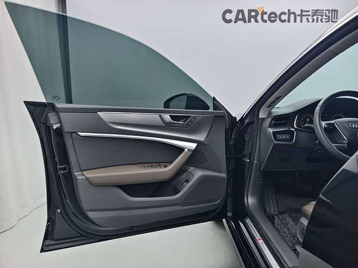 Фото 7 - Audi A7L