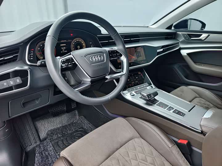 Фото 9 - Audi A7L