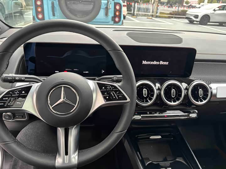 Фото 8 - Mercedes-Benz GLB-Class