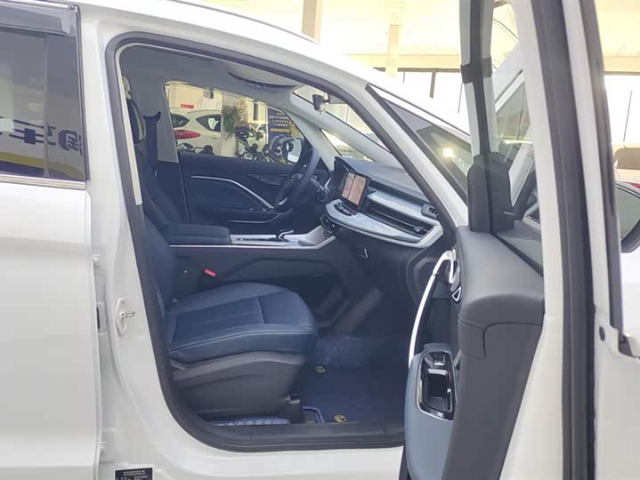 Фото 8 - Geely Jiaji