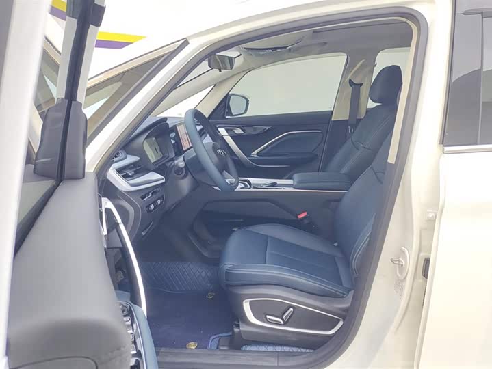 Фото 9 - Geely Jiaji