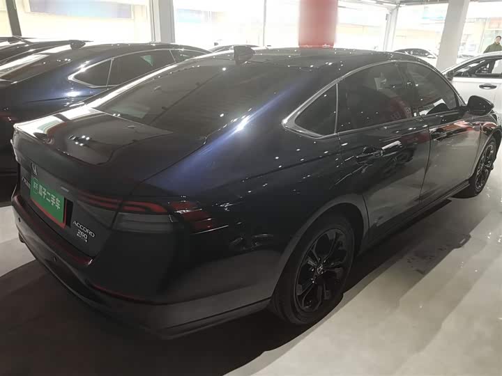 Фото 7 - Honda Accord