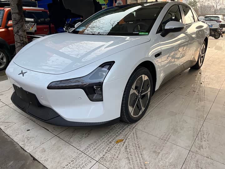 Фото 1 - XPeng Mona M03