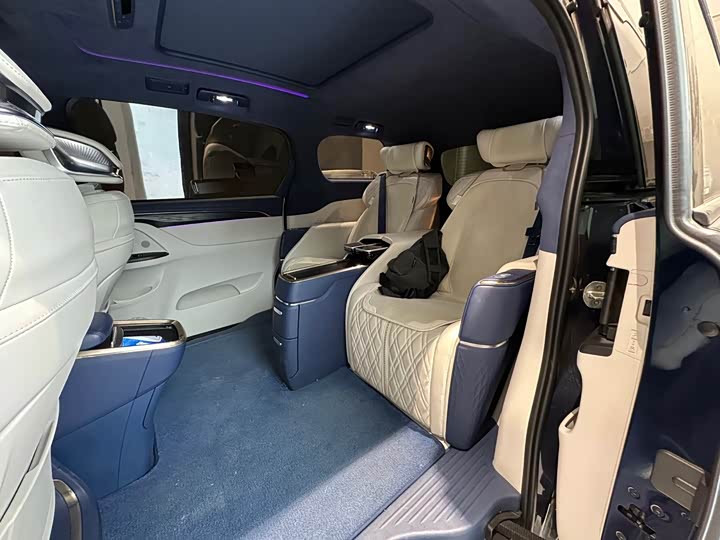 Фото 9 - Buick GL8 ES