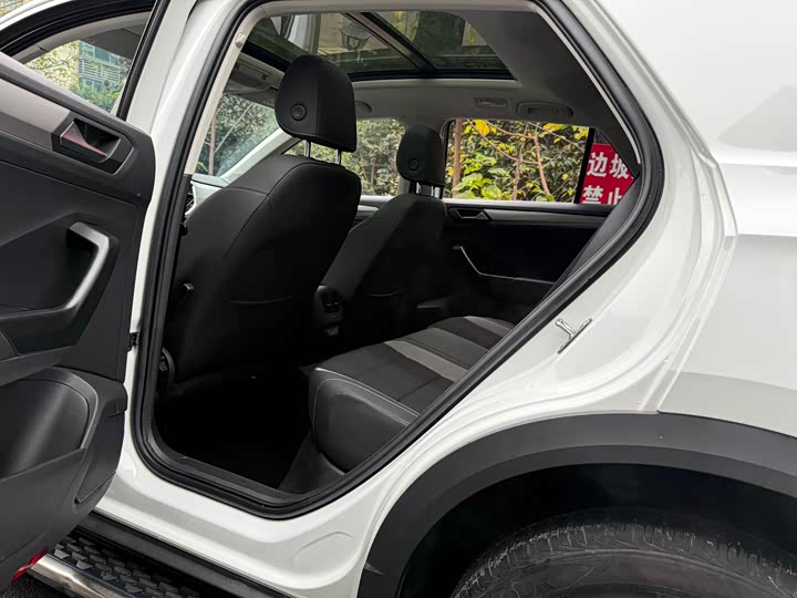 Фото 5 - Volkswagen T-Roc