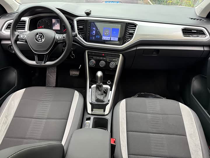 Фото 7 - Volkswagen T-Roc