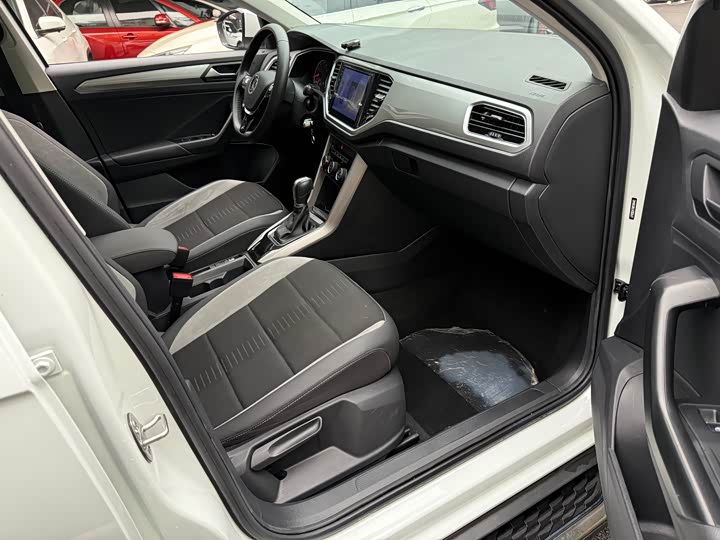 Фото 8 - Volkswagen T-Roc