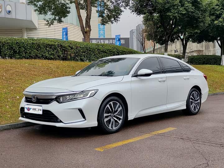 Фото 1 - Honda Inspire