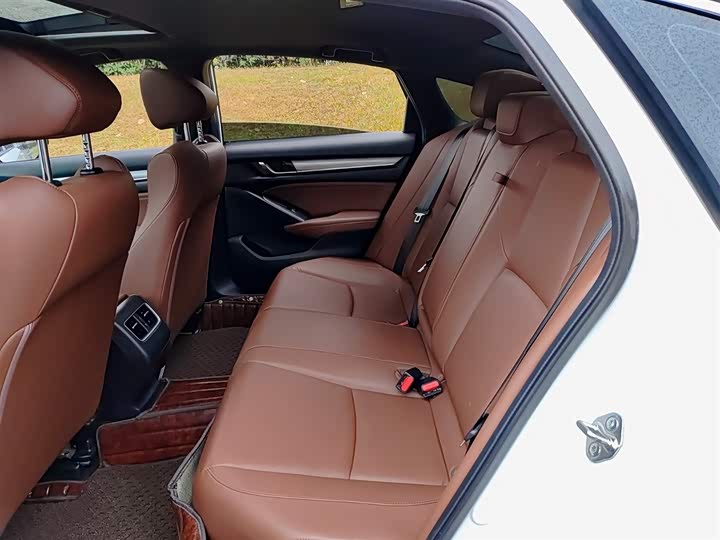 Фото 8 - Honda Inspire