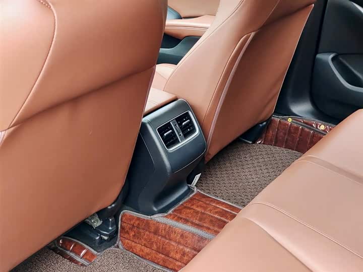 Фото 9 - Honda Inspire