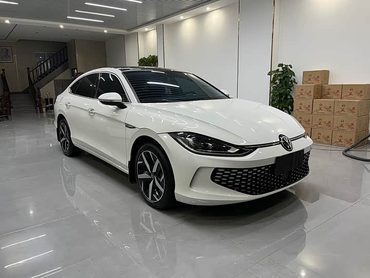 Фото 3 - Volkswagen Lamando L