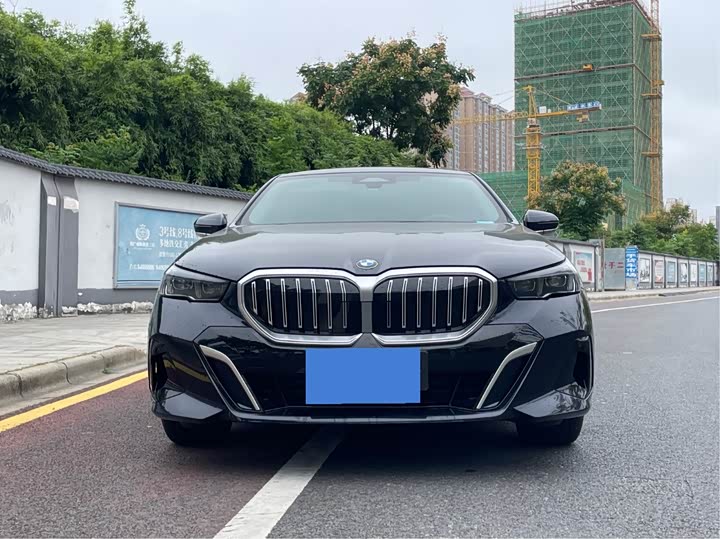 Фото 2 - BMW 5 Series