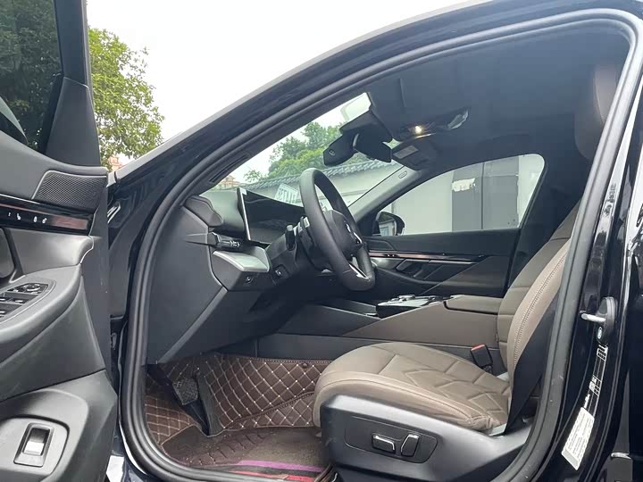 Фото 4 - BMW 5 Series