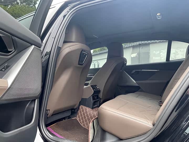 Фото 6 - BMW 5 Series