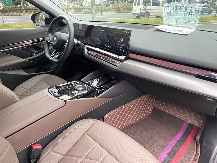 Фото 8 - BMW 5 Series