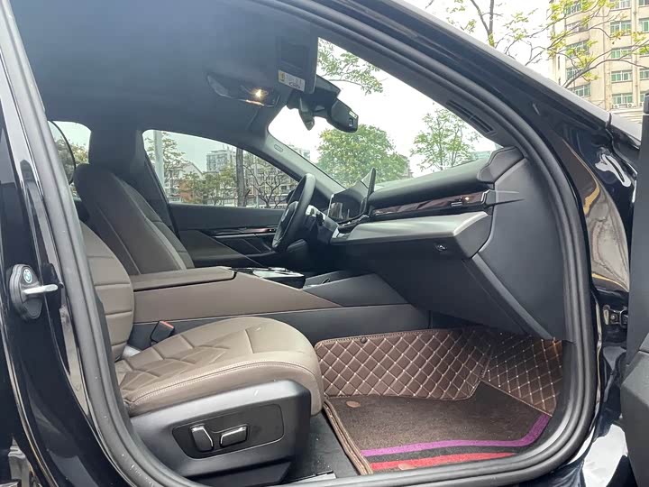 Фото 9 - BMW 5 Series