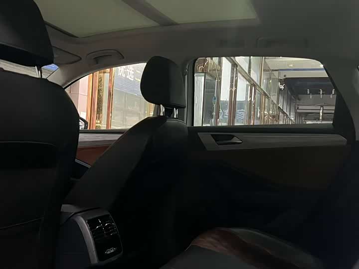 Фото 7 - Volkswagen Sagitar L