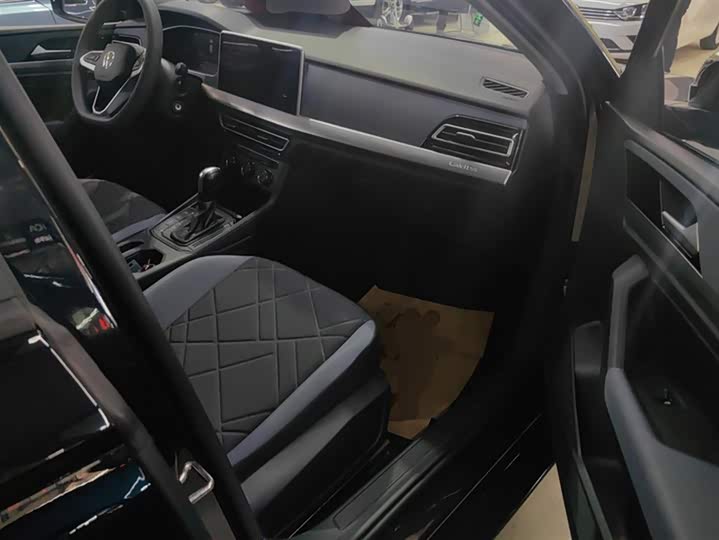 Фото 8 - Volkswagen Lavida