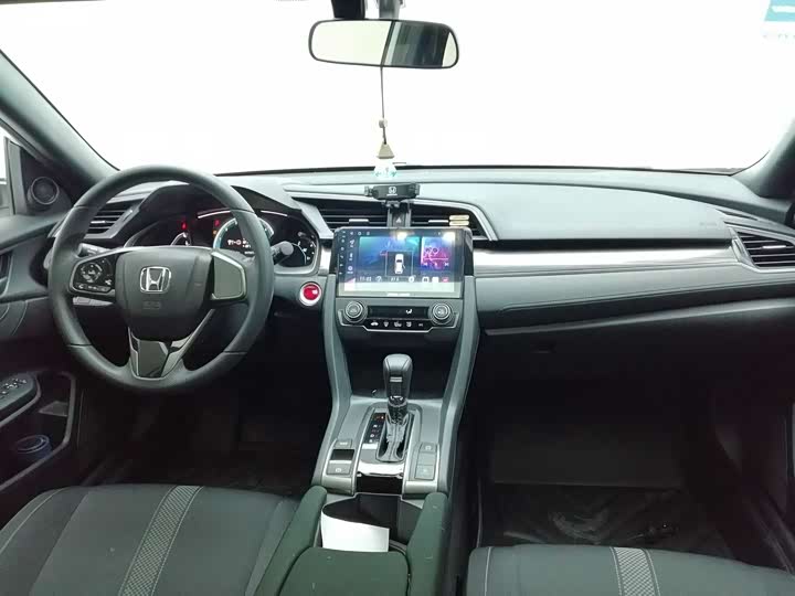 Фото 8 - Honda Civic