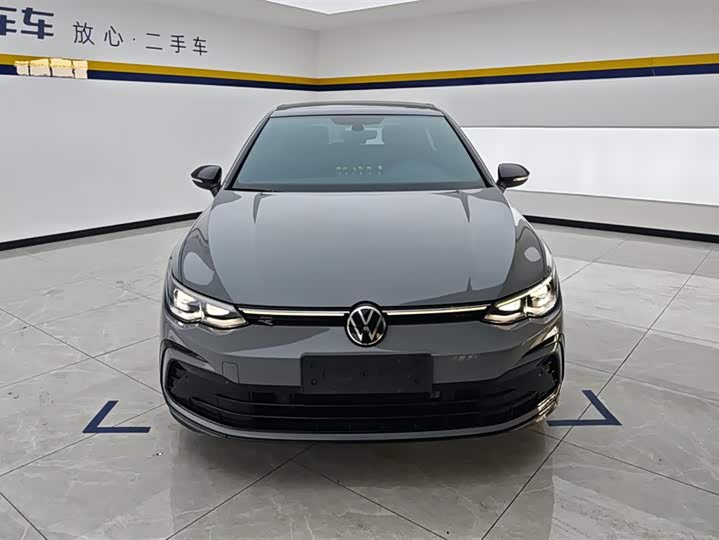 Фото 2 - Volkswagen Golf