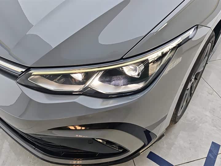 Фото 5 - Volkswagen Golf