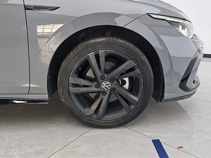 Фото 6 - Volkswagen Golf