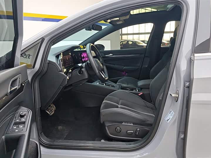 Фото 9 - Volkswagen Golf