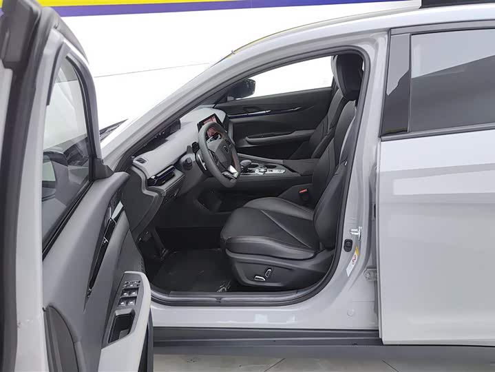 Фото 9 - Changan UNI-V