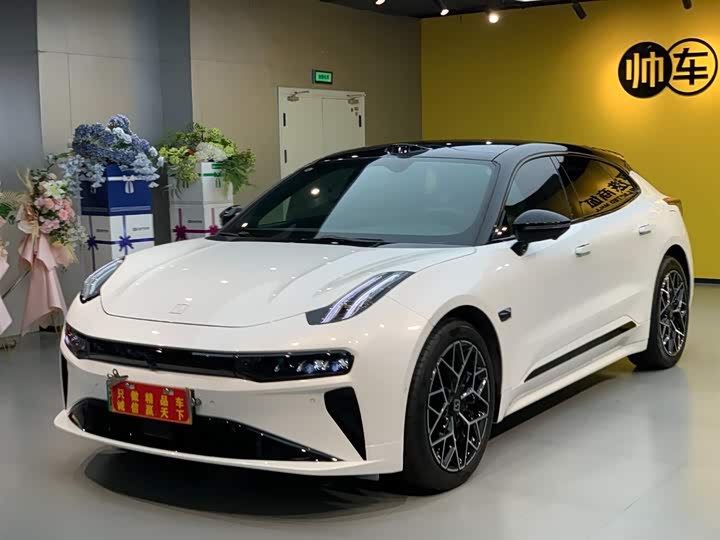 Фото 1 - Zeekr 001