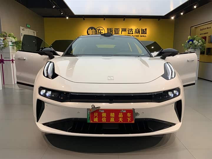 Фото 2 - Zeekr 001