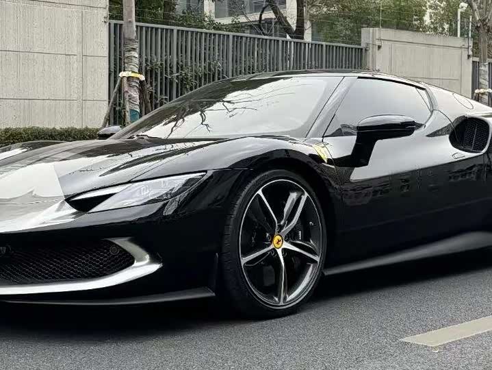 Фото 2 - Ferrari 296