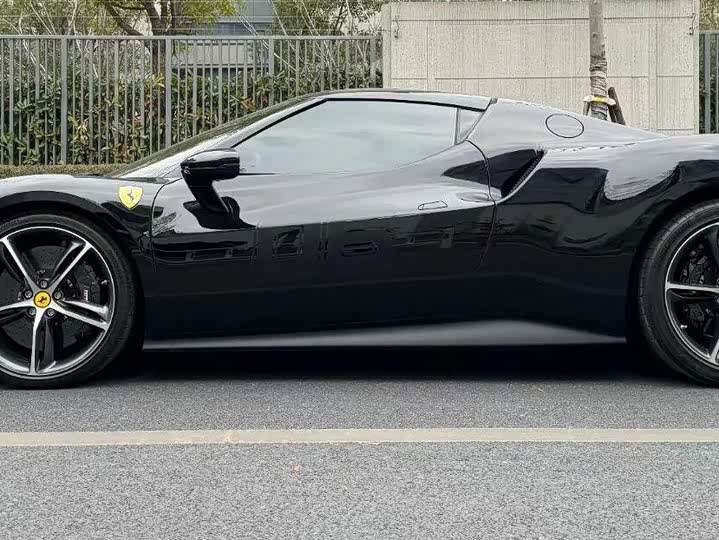 Фото 3 - Ferrari 296