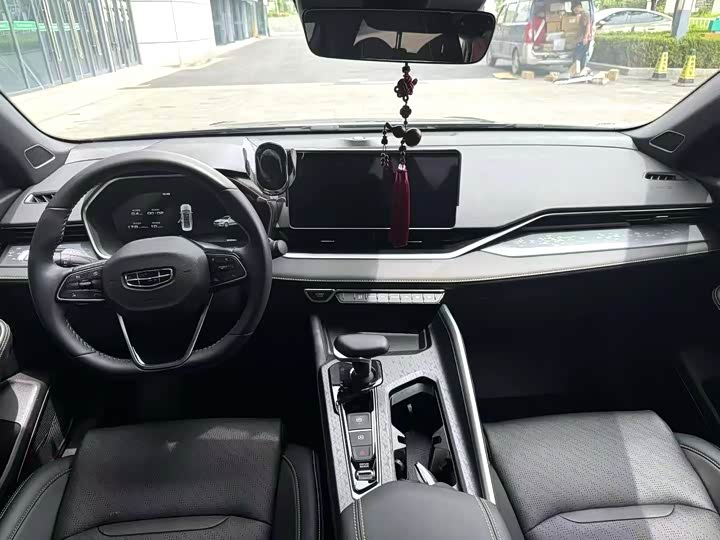 Фото 6 - Geely Preface