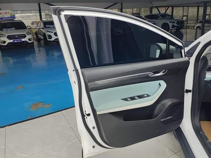 Фото 7 - Geely Emgrand GS