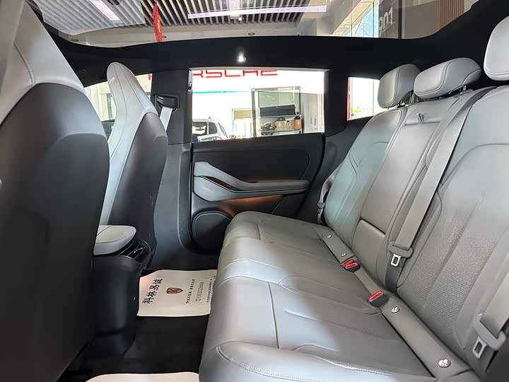 Фото 8 - Nio ET5T