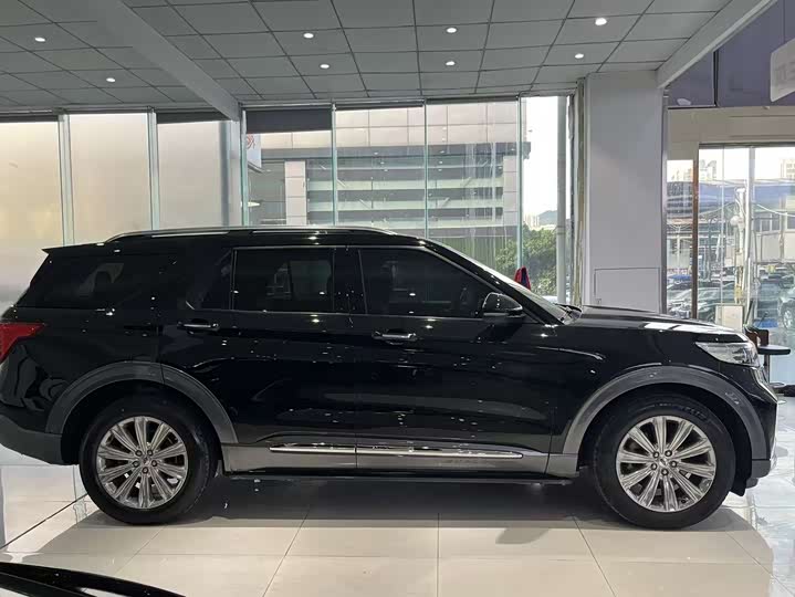 Фото 7 - Ford Explorer