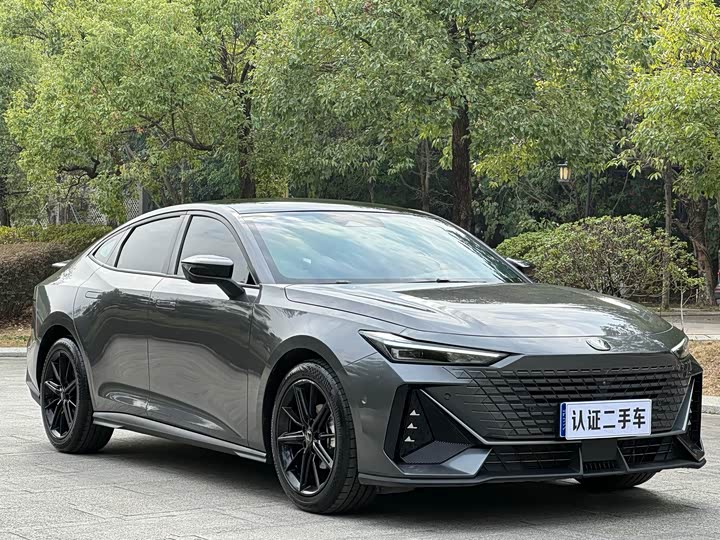 Фото 2 - Changan UNI-V