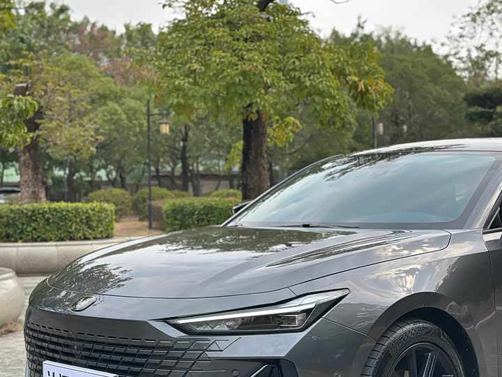 Фото 4 - Changan UNI-V