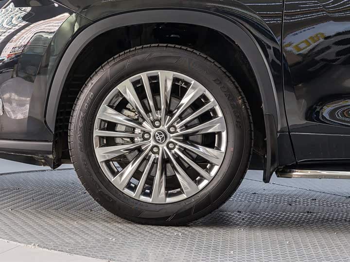 Фото 8 - Toyota Highlander