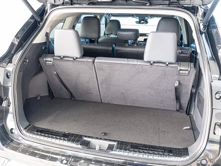 Фото 9 - Toyota Highlander