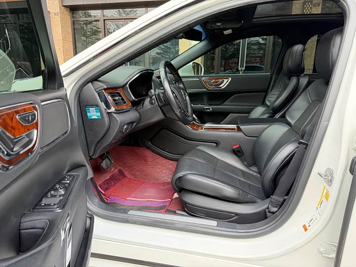 Фото 9 - Lincoln Continental