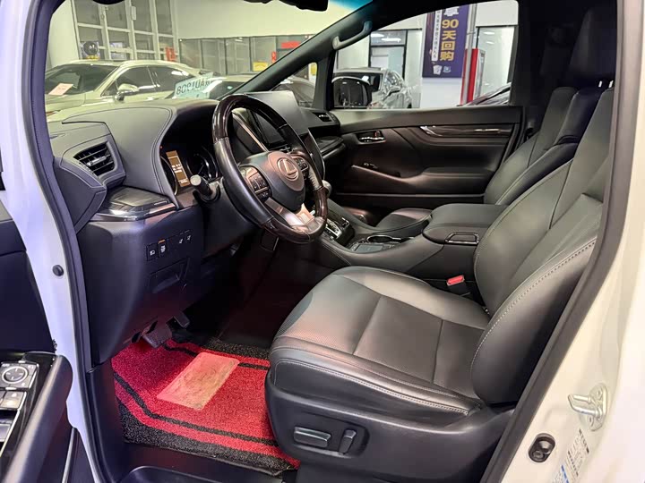 Фото 4 - Lexus LM